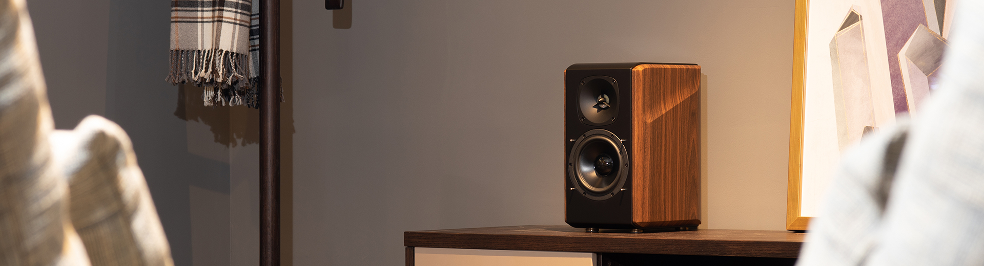 Studio Quality Sound Bookshelf Speaker